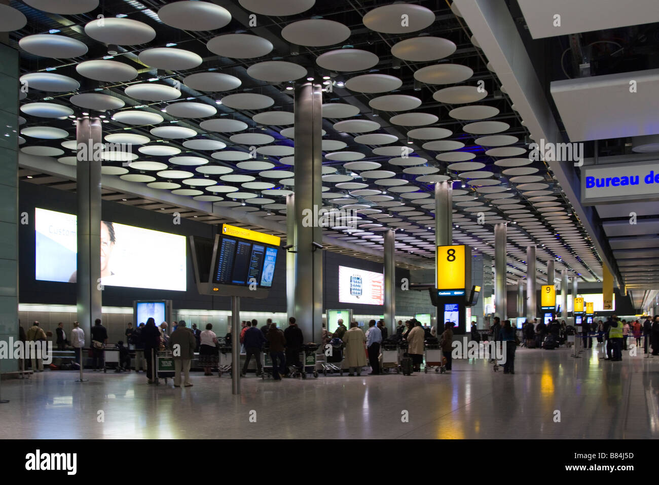 Heathrow Airport Terminal 5 Baggage Claim Hall London Stock Photo