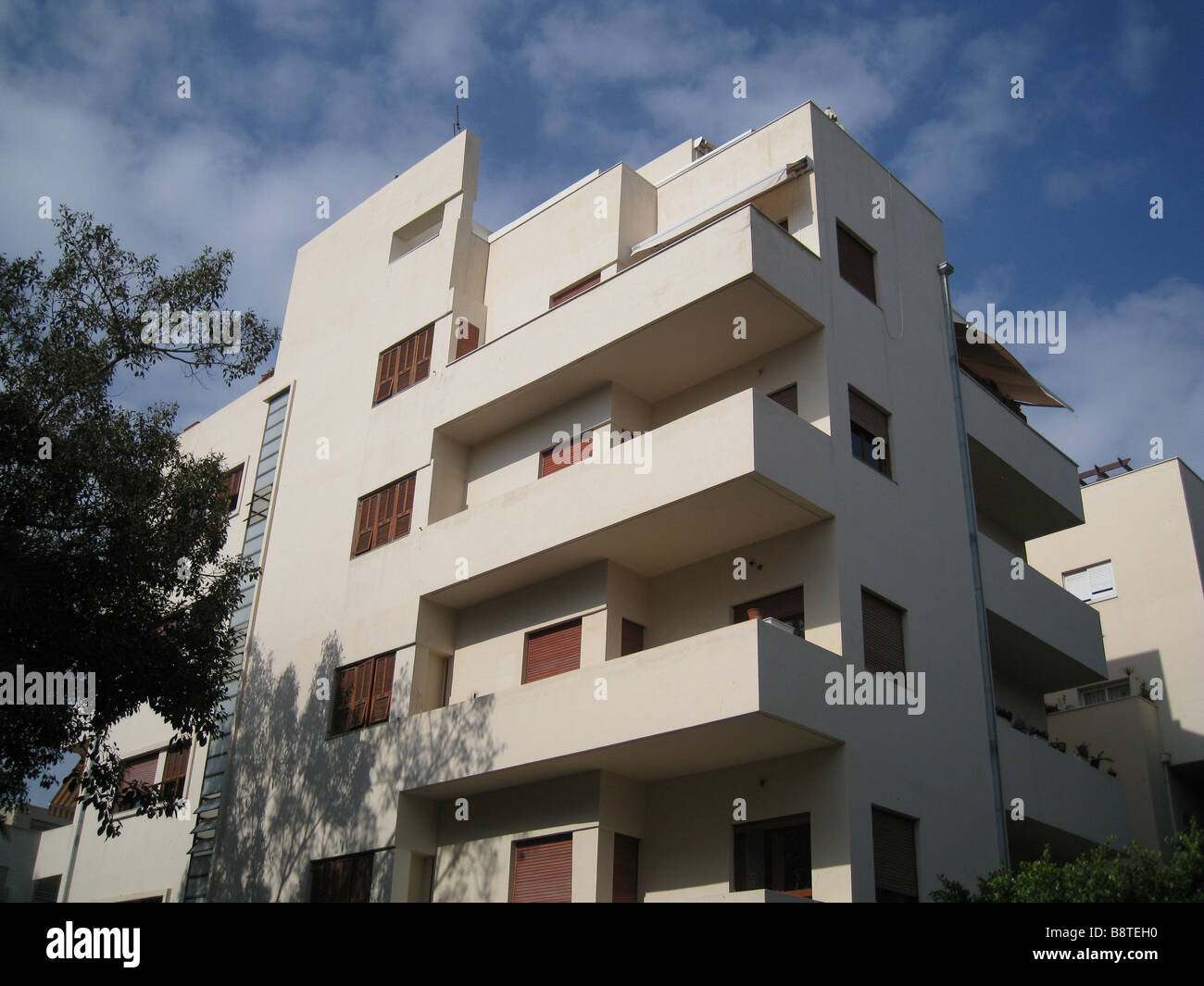 ... Diezengoff bauhaus building in Tel Aviv, ... ... Diezengoff bauhaus building in Tel Aviv, ...