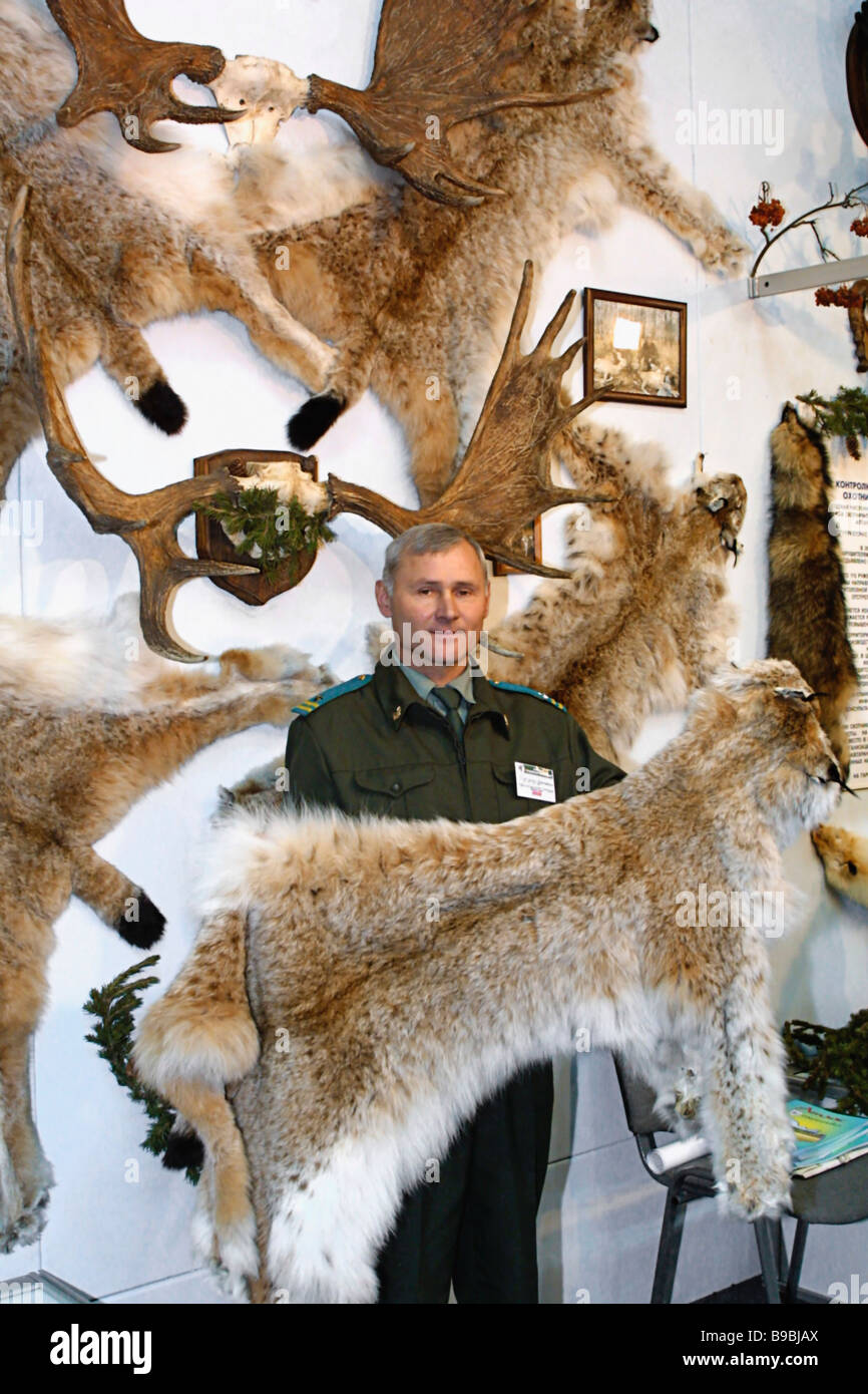 Hunting specialist Anatoly Podsukhin with a lynx pelt at the 2nd ... for Lynx Pelt
53kxo Hunting specialist Anatoly Podsukhin with a lynx pelt at the 2nd ... for Lynx Pelt
53kxo