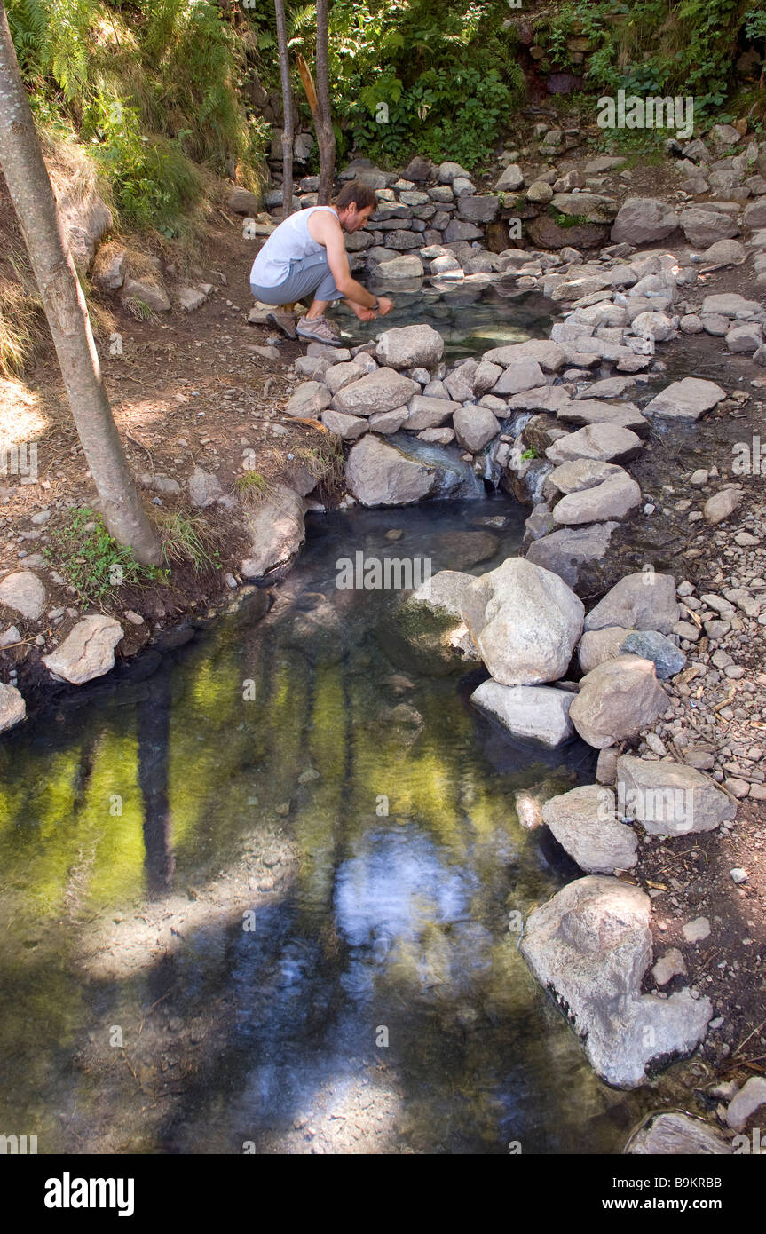 Source Deau Chaude Merens Les Vals Source D'eau Chaude Merens Les Vals - Esam Solidarity
