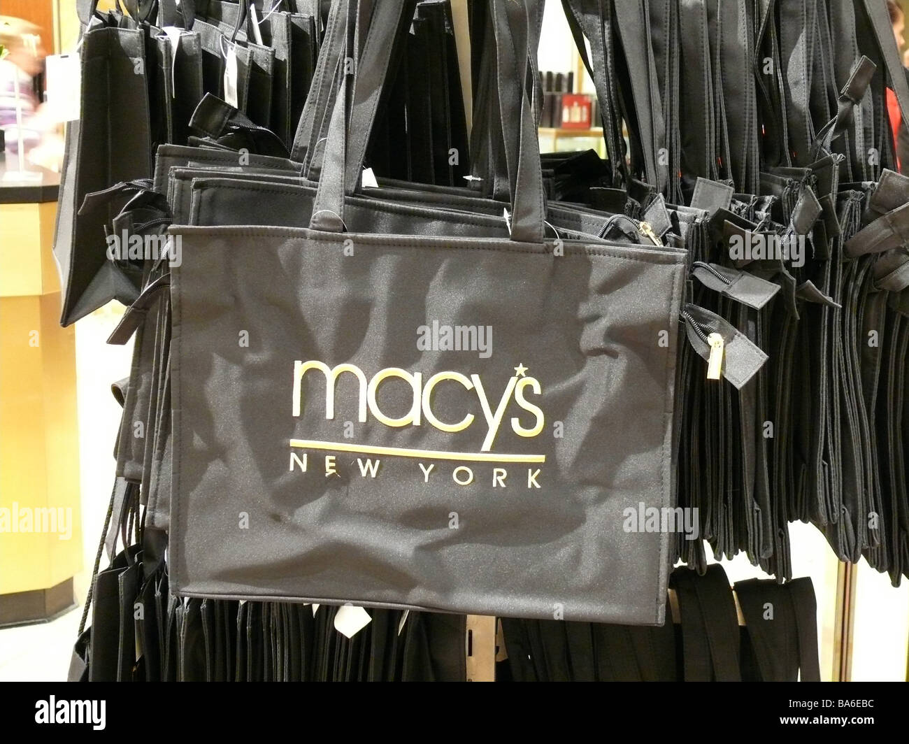 USA New York city department store Macy&#39;s bags imprint stroke America Stock Photo: 23499936 - Alamy