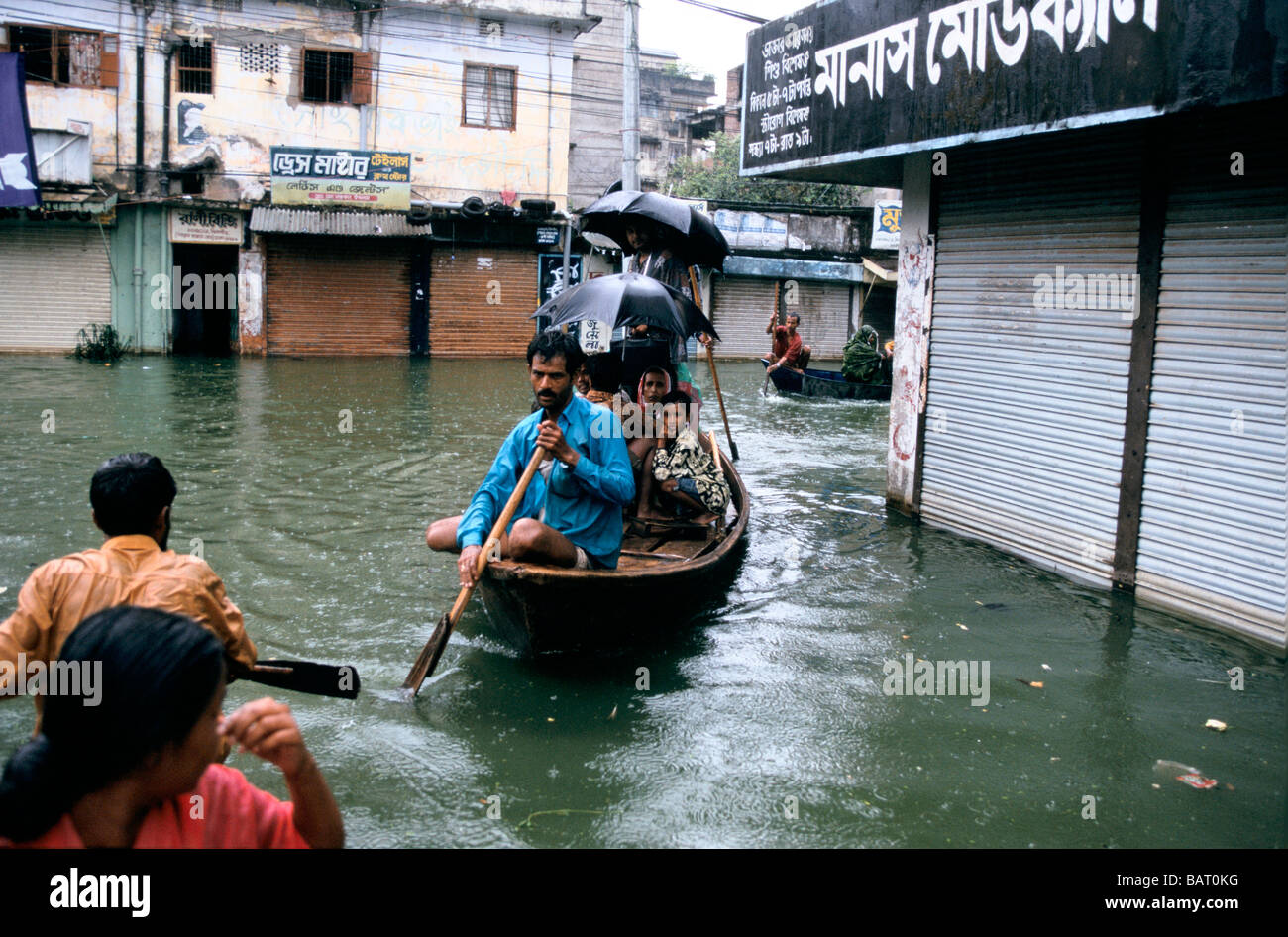 urban transport crisis dhaka essay Author: dr jean-paul rodrigue 1 urban transportation at the crossroads cities are locations having a high level of accumulation and concentration of economic. urban transport crisis dhaka essay Author: dr jean-paul rodrigue 1 urban transportation at the crossroads cities are locations having a high level of accumulation and concentration of economic.