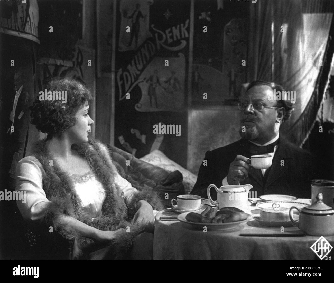 Der blaue Engel The Blue Angel Year : 1930 Director: Josef ...