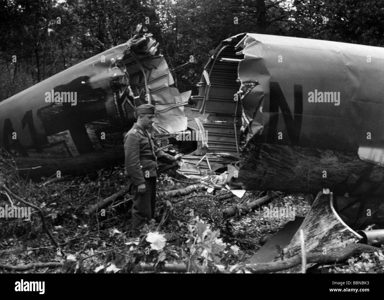 events, Second World War / WWII, aerial warfare, aircraft, crashed