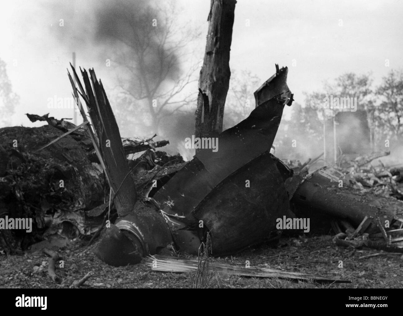 events, Second World War / WWII, aerial warfare, aircraft, crashed