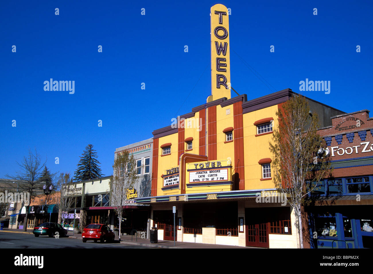 The Tower Theater and downtown shops Bend Oregon Stock Photo, Royalty