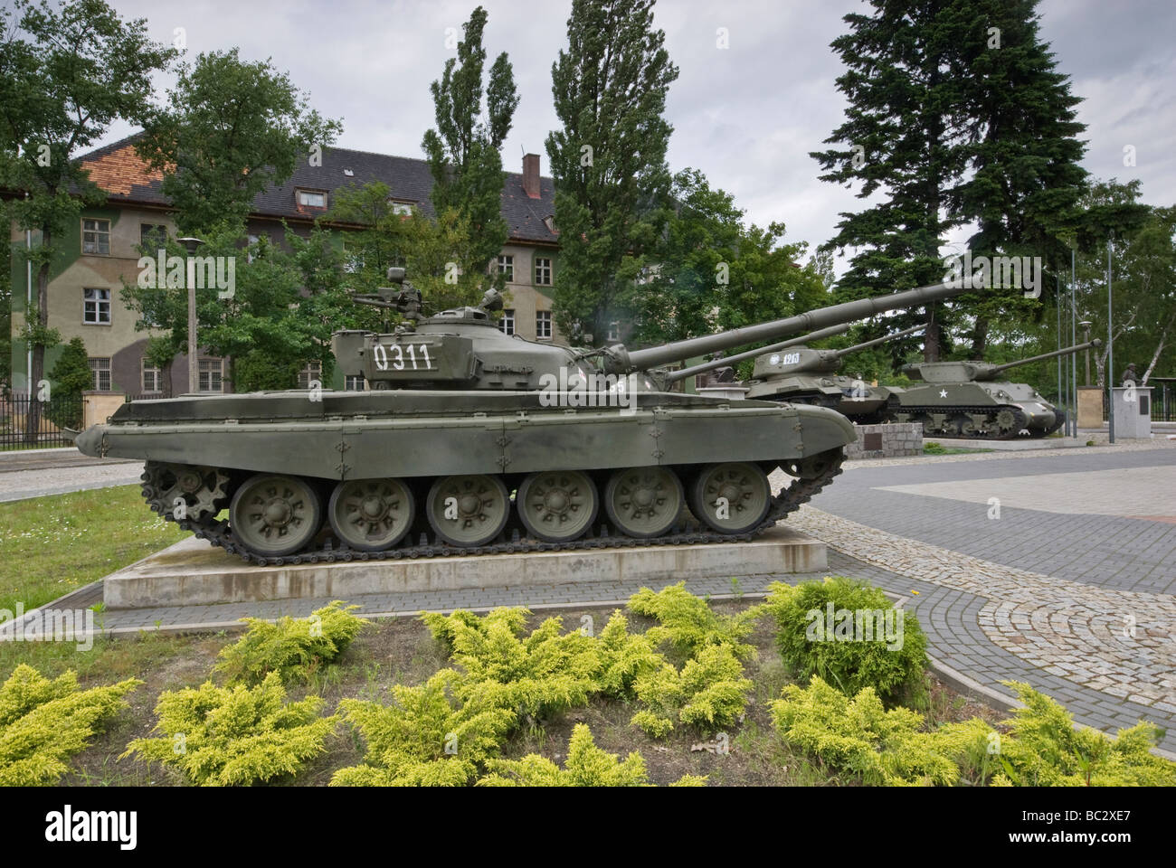 T 72 stock photos & t 72 stock images alamy