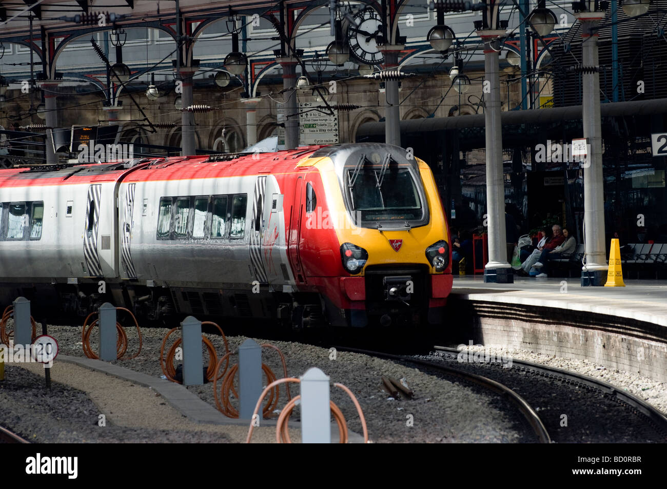 Virgin trains voyager british rail class 221 at newcastle station