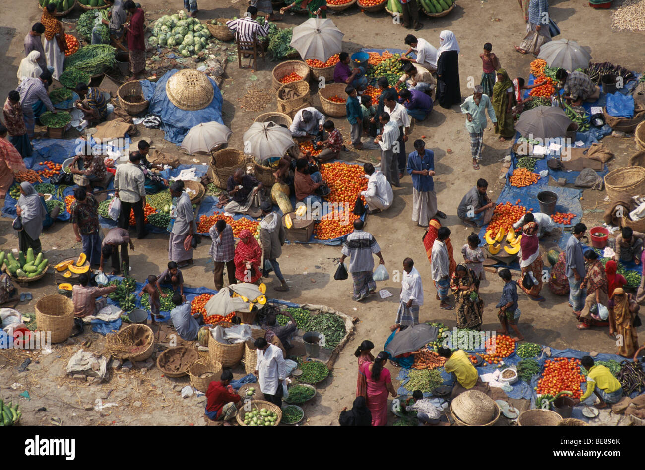 BANGLADESH Dhaka Food Market Elevated view over customers and vendors