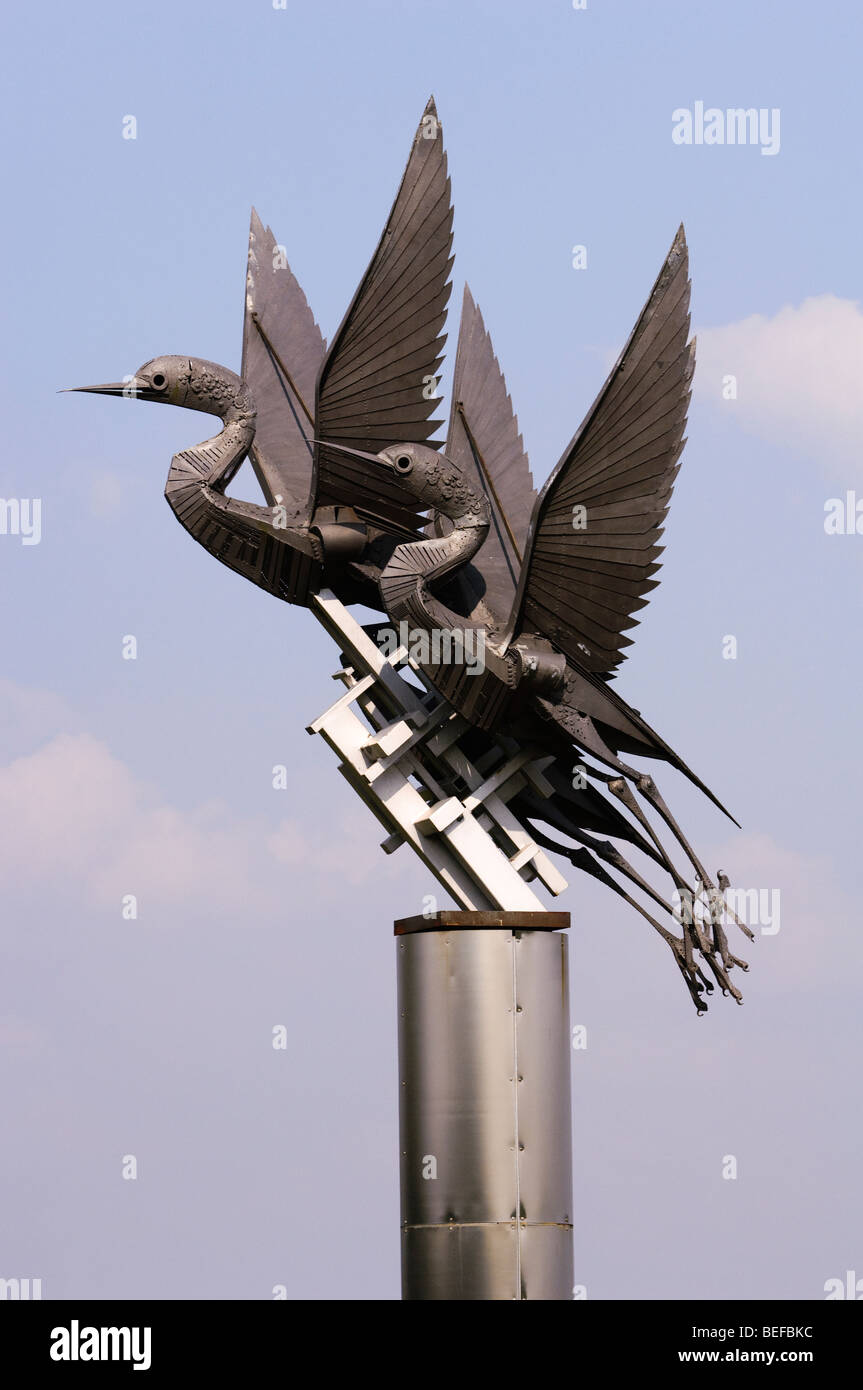 Bird Sculptures metal bird sculptures stock photos & metal bird sculptures stock Bird Sculptures metal bird sculptures stock photos & metal bird sculptures stock