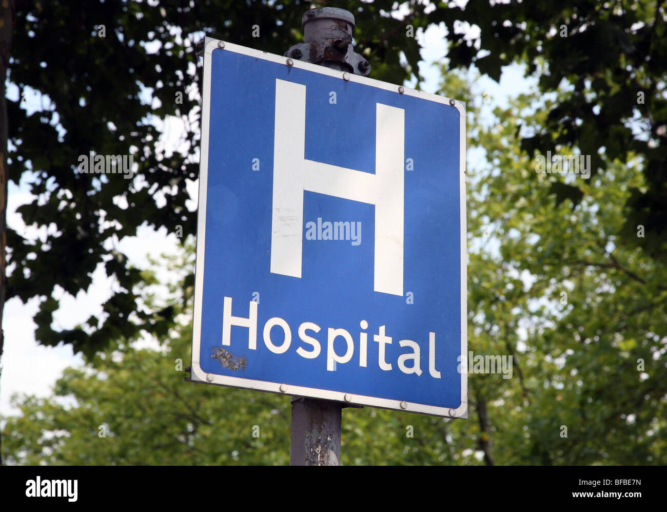 roadsign-outside-hospital-west-london-BF