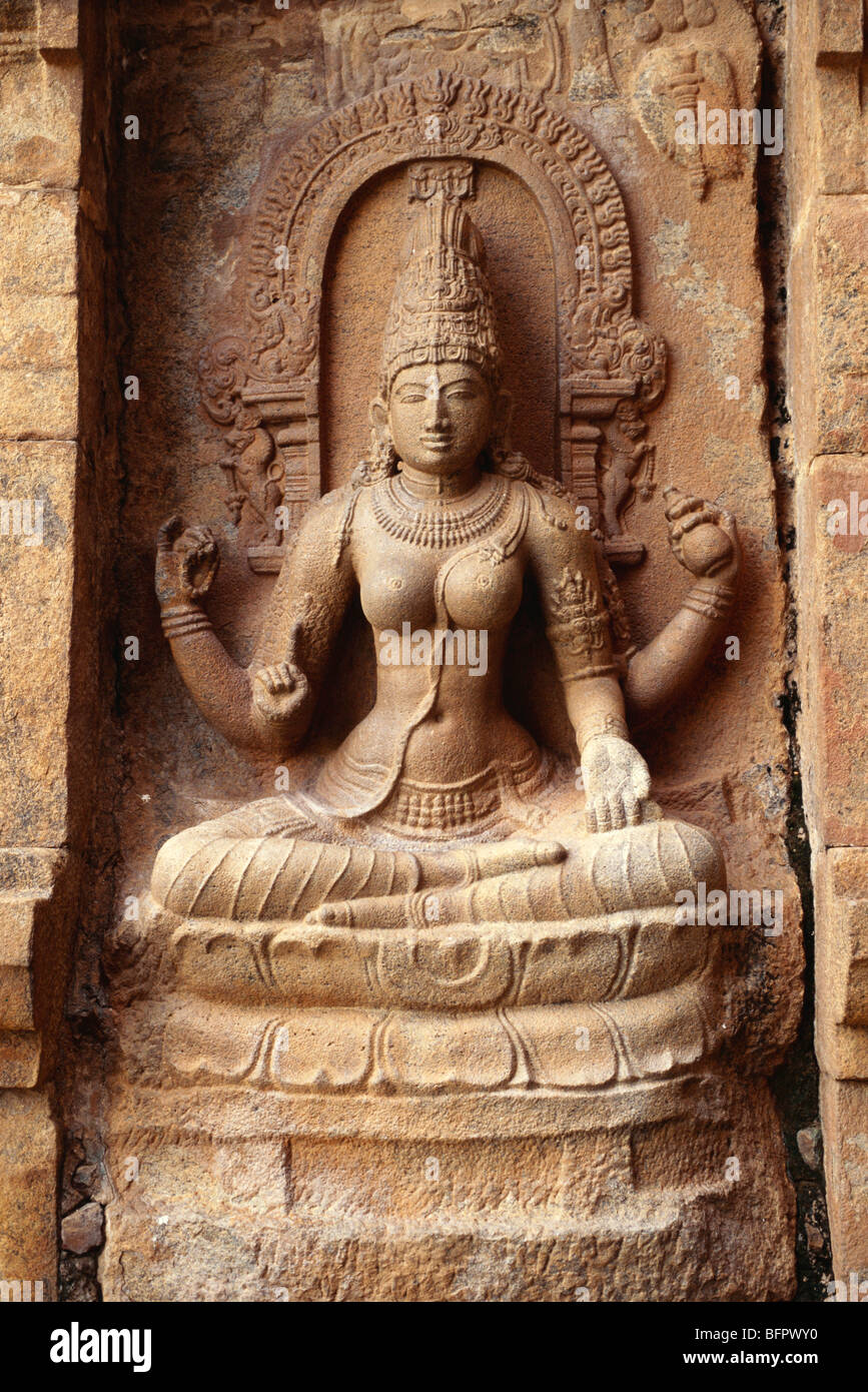 http://c8.alamy.com/comp/BFPWY0/maa-66588-saraswati-statue-on-exterior-wall-of-eleventh-century-shiva-BFPWY0.jpg
