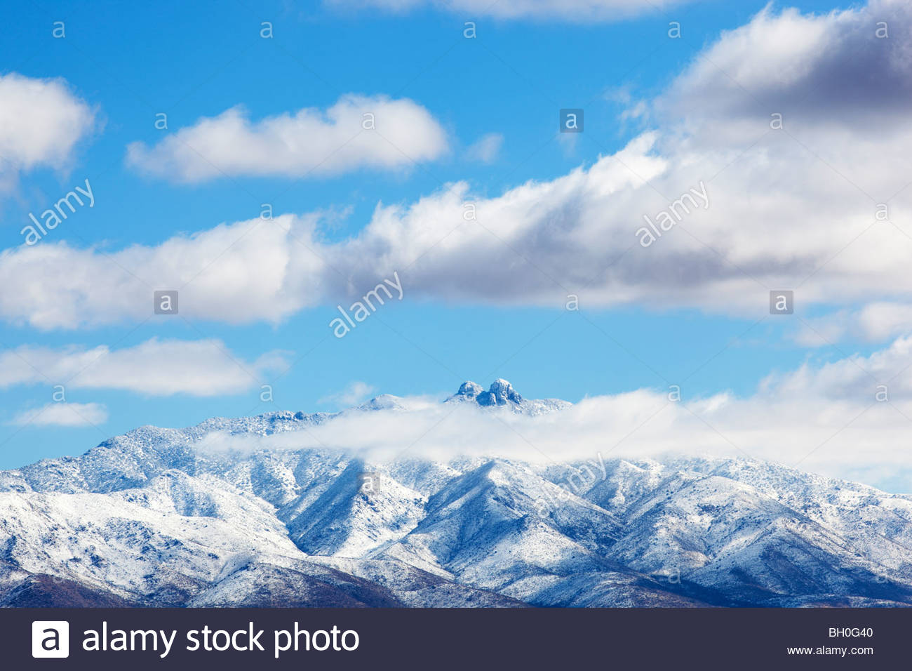 dos-cabezas-mountains-snow-low-clouds-southeastern-arizona-BH0G40.jpg