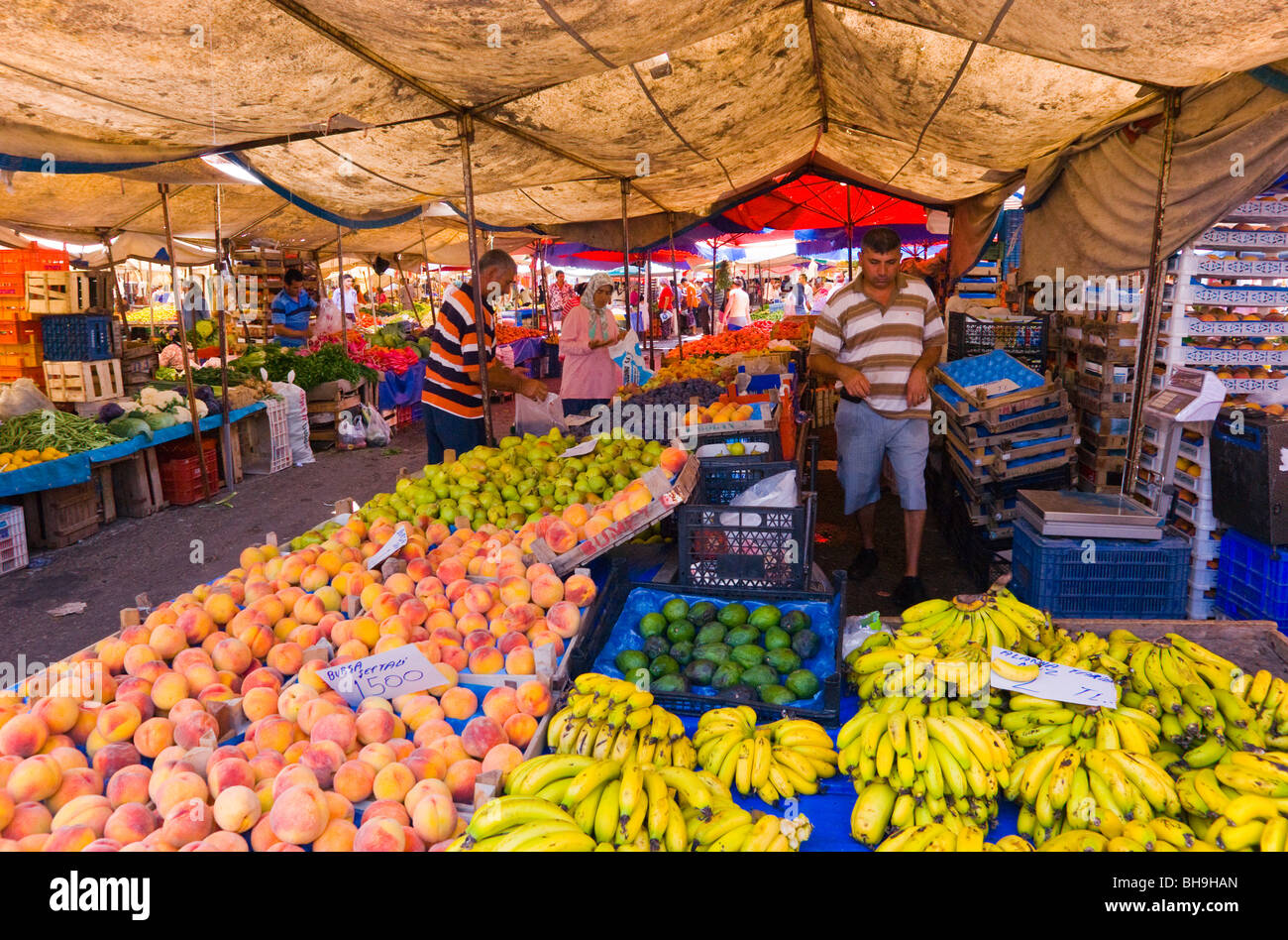 Manavgat market near Antalya in southern Meditteranean ...