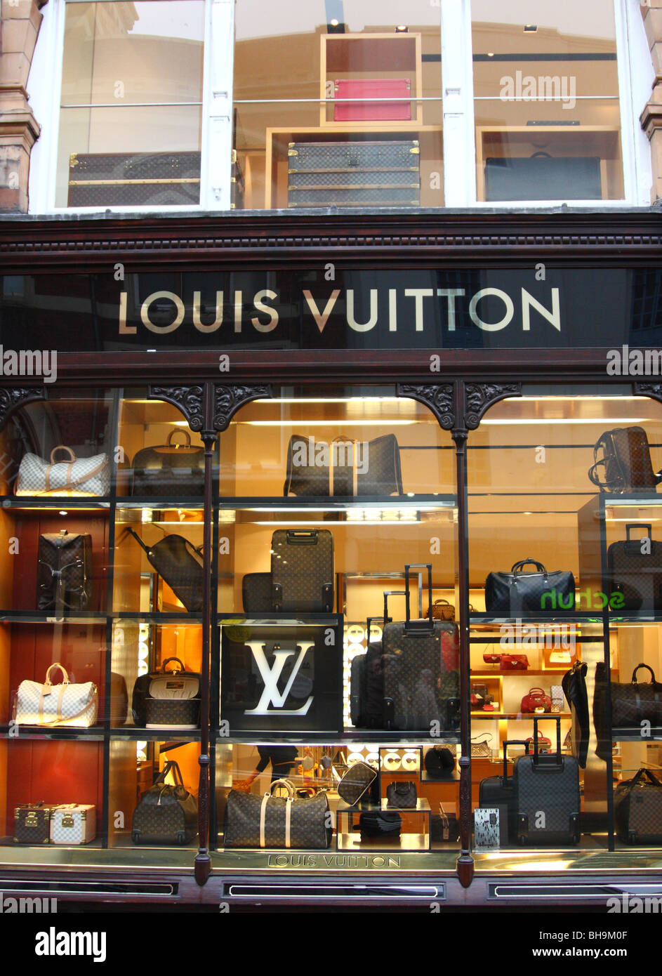 A Louis Vuitton retail outlet, Victoria Quarter, Leeds, England, U.K Stock Photo, Royalty Free ...