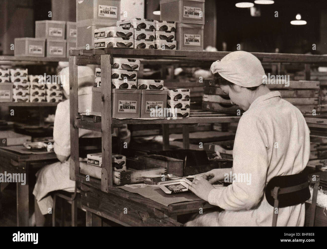 Women packing Dairy Box chocolates, Rowntree factory, York Stock Photo