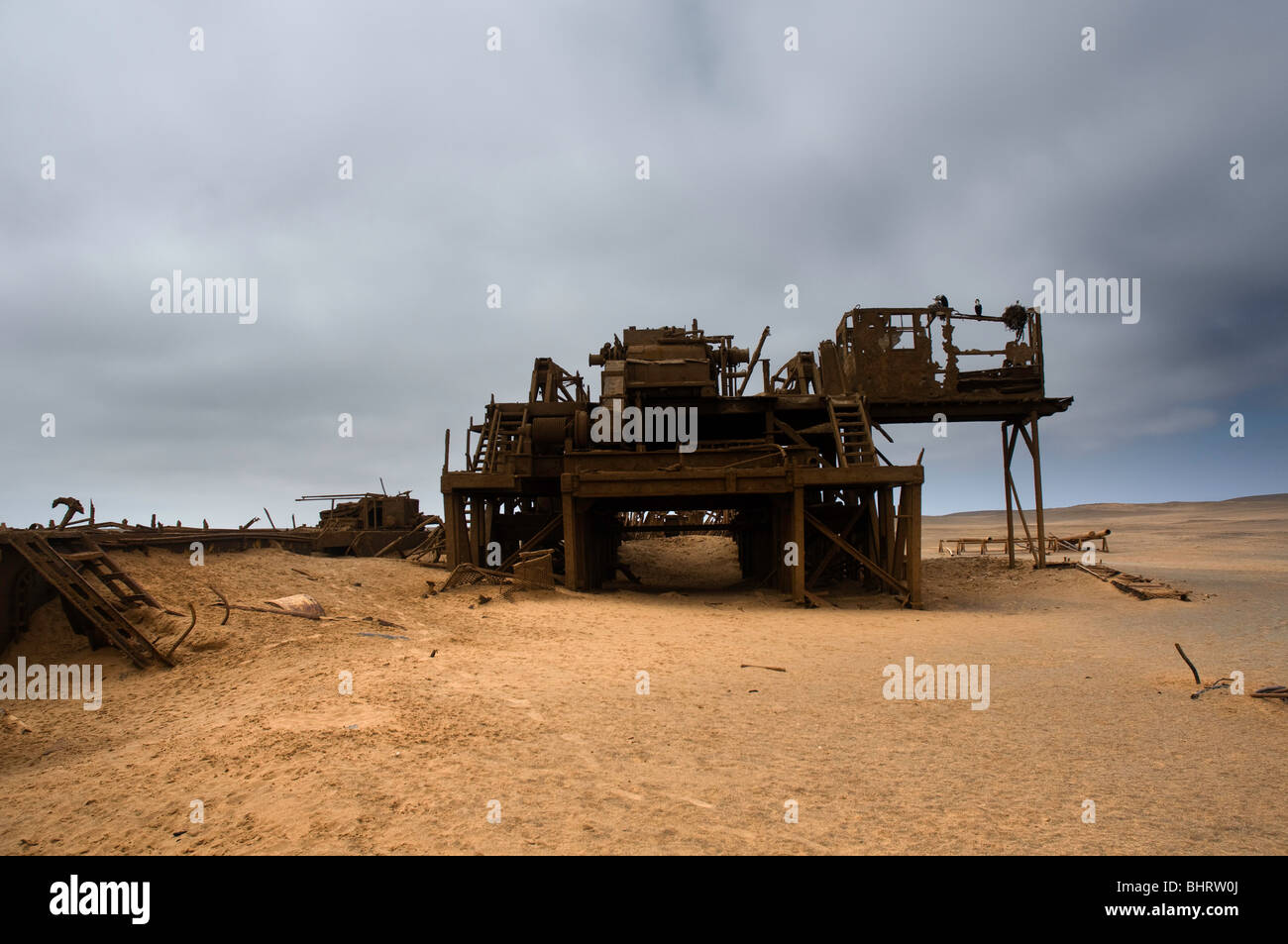 Fallen Gas Extraction Tower Hi Res Stock Photography And Images Alamy