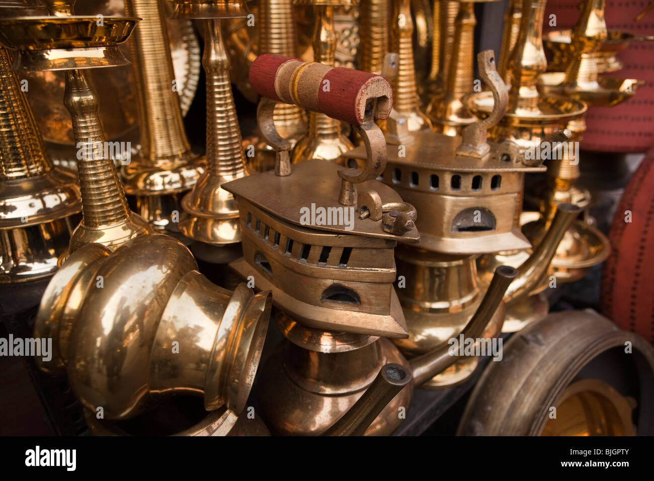 India, Kerala, Calicut, Kozhikode, Palayam Road, Copper Bazaar, old