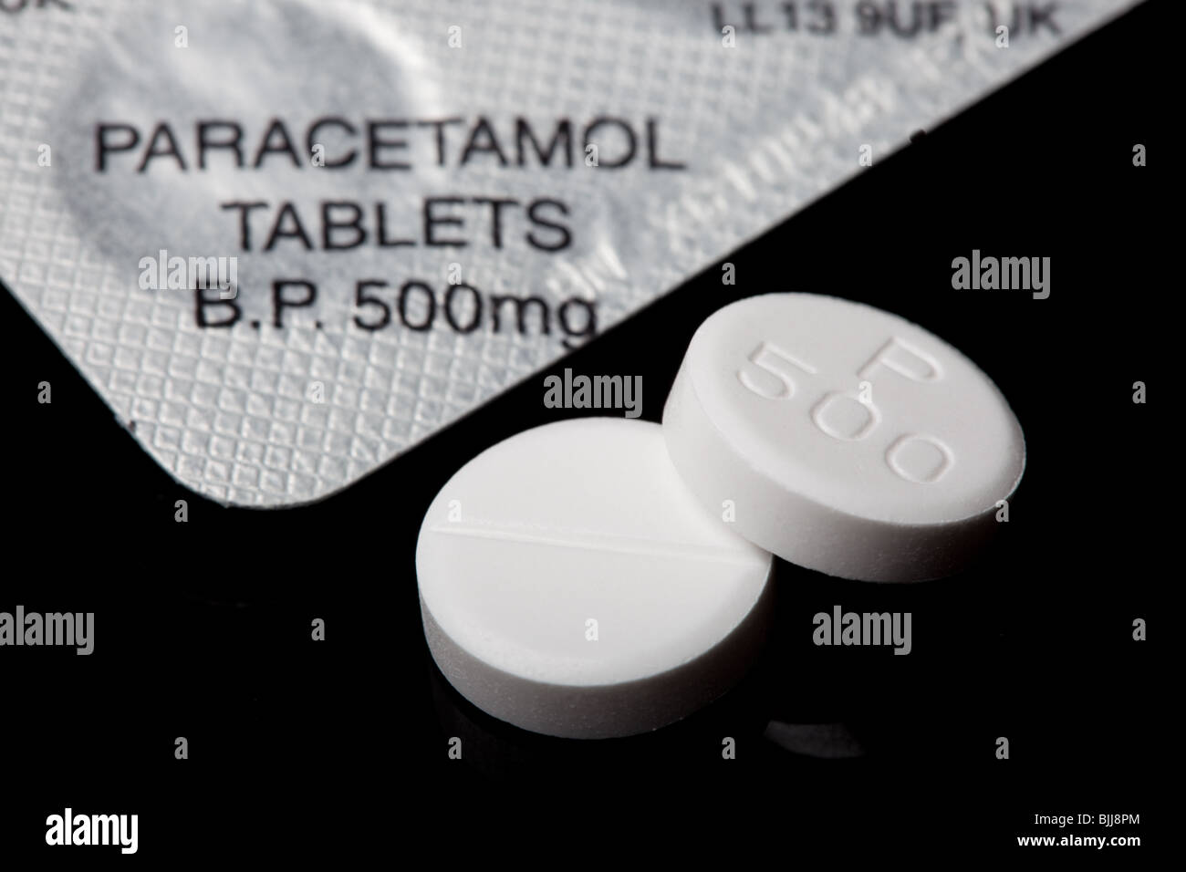 paracetamol-tablets-BJJ8PM.jpg