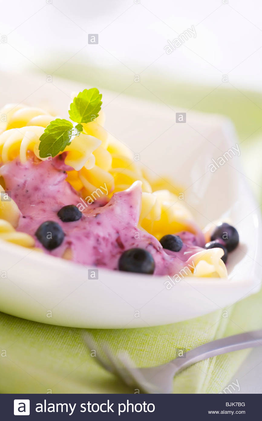 pasta-with-blueberry-yoghurt-sauce-for-c