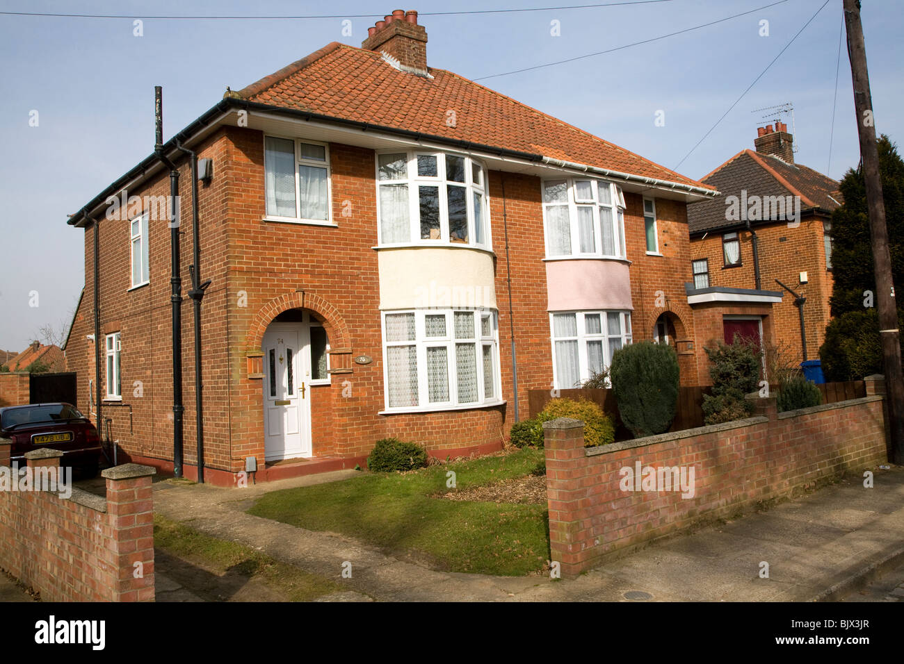 Semi Detached House semi detached house uk stock photos & semi detached house uk stock Semi Detached House semi detached house uk stock photos & semi detached house uk stock