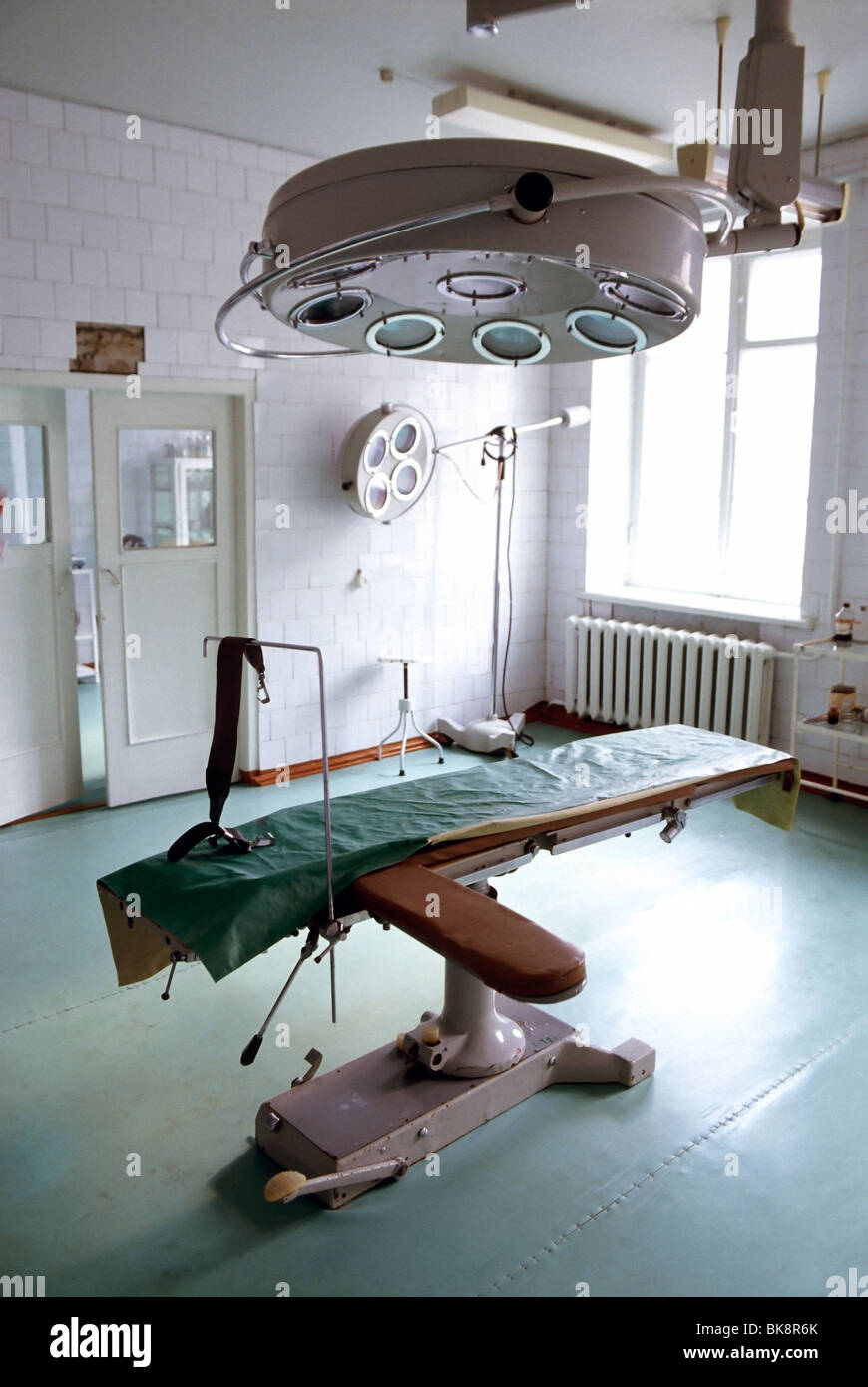 hospital-operating-room-in-the-former-so