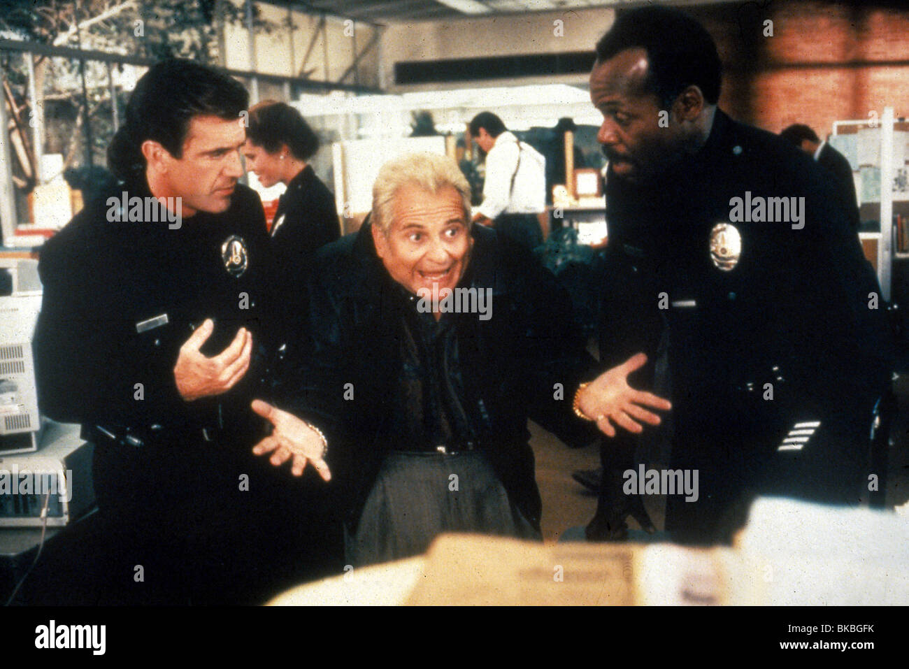 LETHAL WEAPON 3 (1992) MEL GIBSON, JOE PESCI, DANNY GLOVER LW3 056