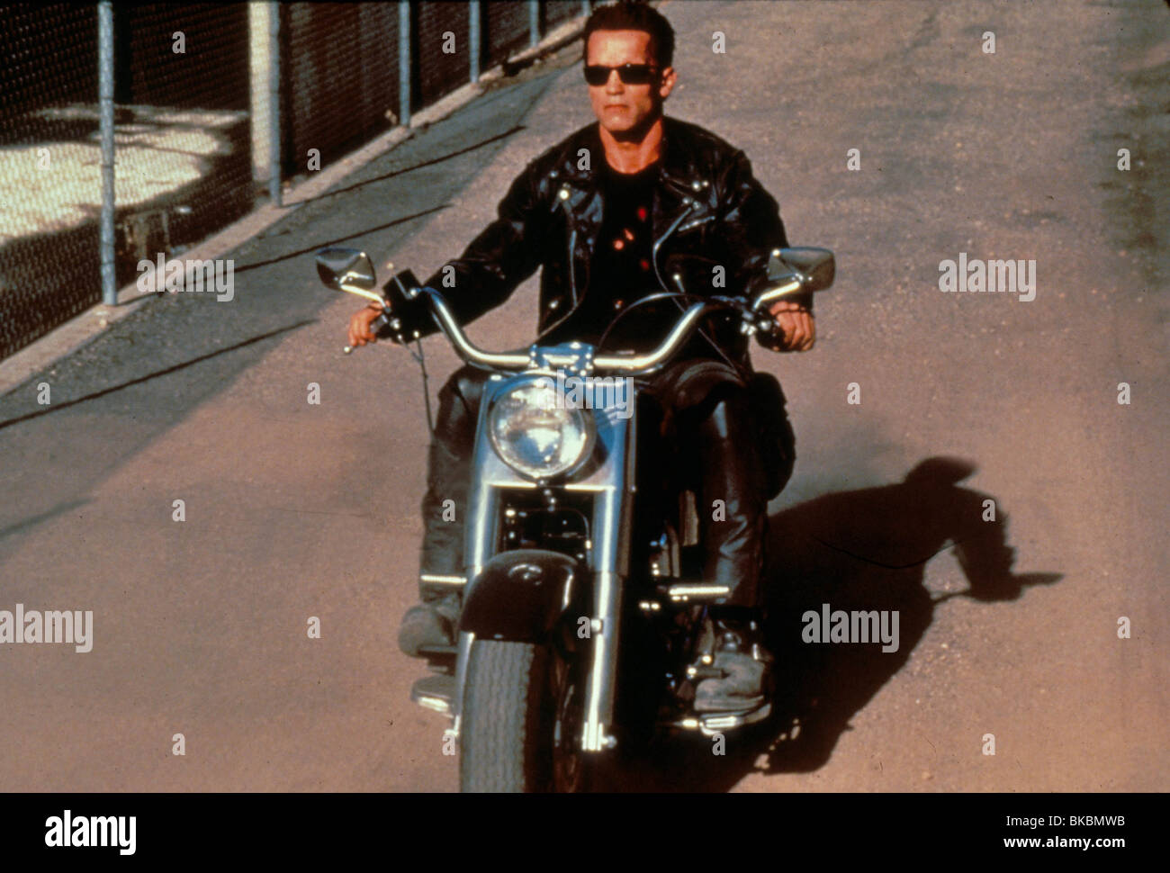 TERMINATOR 2: JUDGEMENT DAY (1991) ARNOLD SCHWARZENEGGER TR2 059 Stock Photo, Royalty Free Image ... TERMINATOR 2: JUDGEMENT DAY (1991) ARNOLD SCHWARZENEGGER TR2 059 Stock Photo, Royalty Free Image ...
