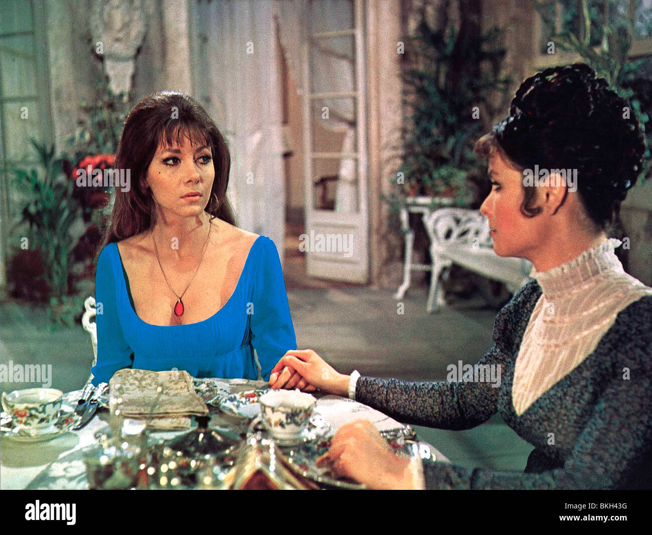 THE VAMPIRE LOVERS (1970) INGRID PITT, KATE O'MARA VALO 001 FOH Stock