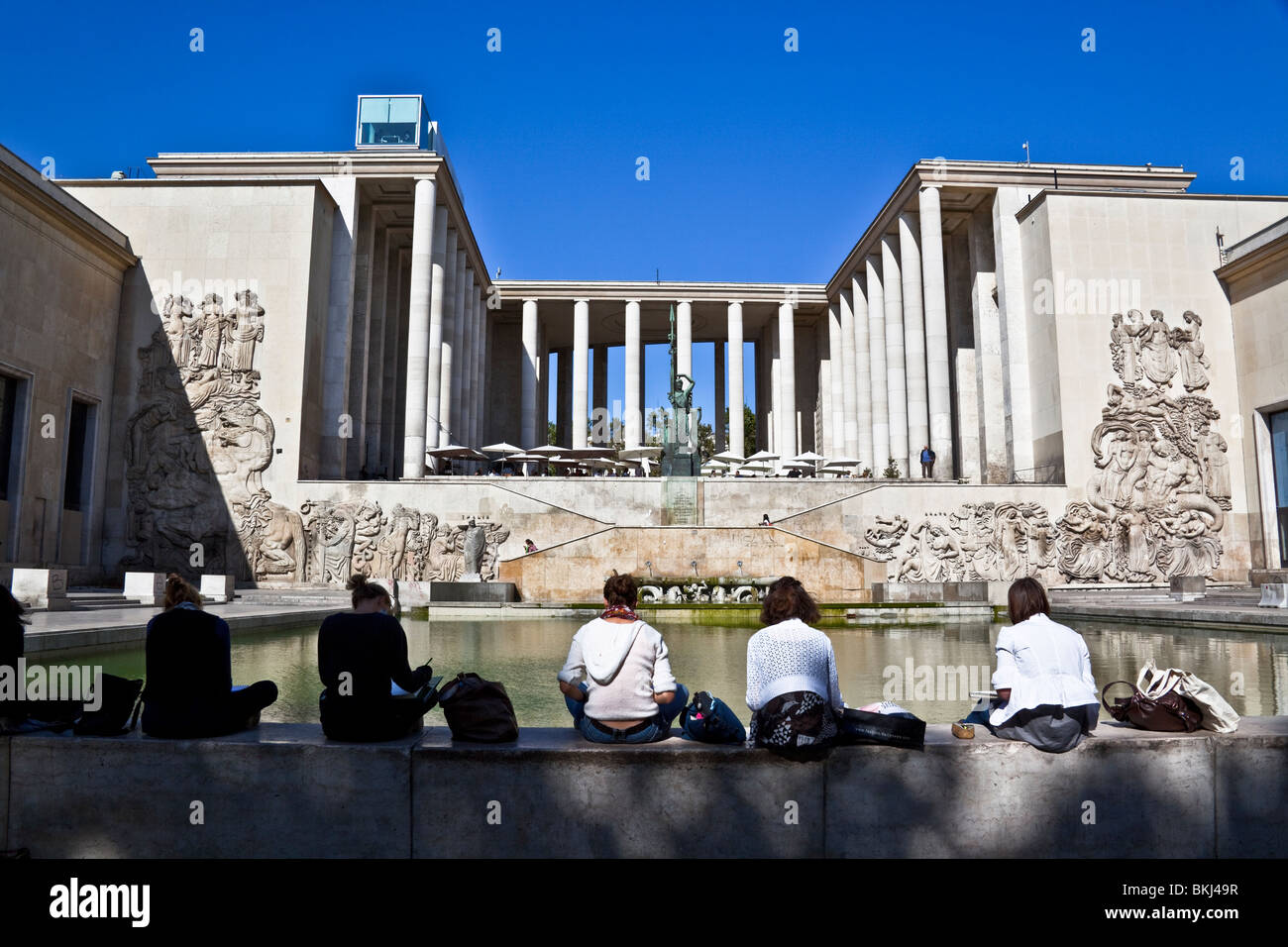 Musee d'art moderne de la ville de paris, city museum of modern ... Ville moderne