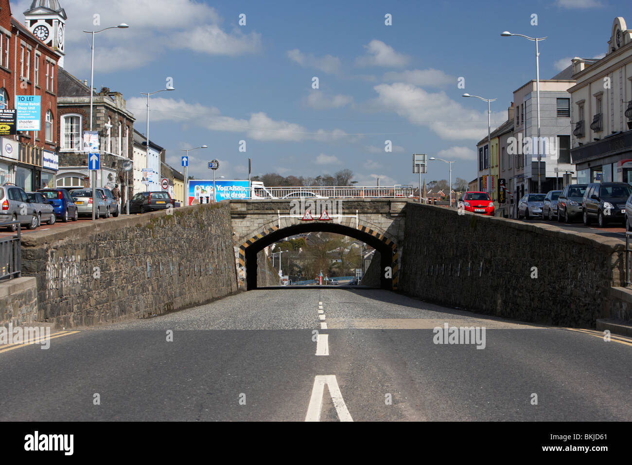 The main street in banbridge featuring the downshire bridge known Stock Photo 29294329 Alamy