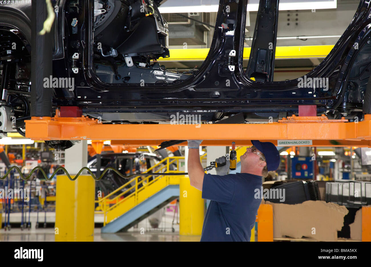 Detroit, Michigan - Workers assemble Chrysler's new Jeep ...