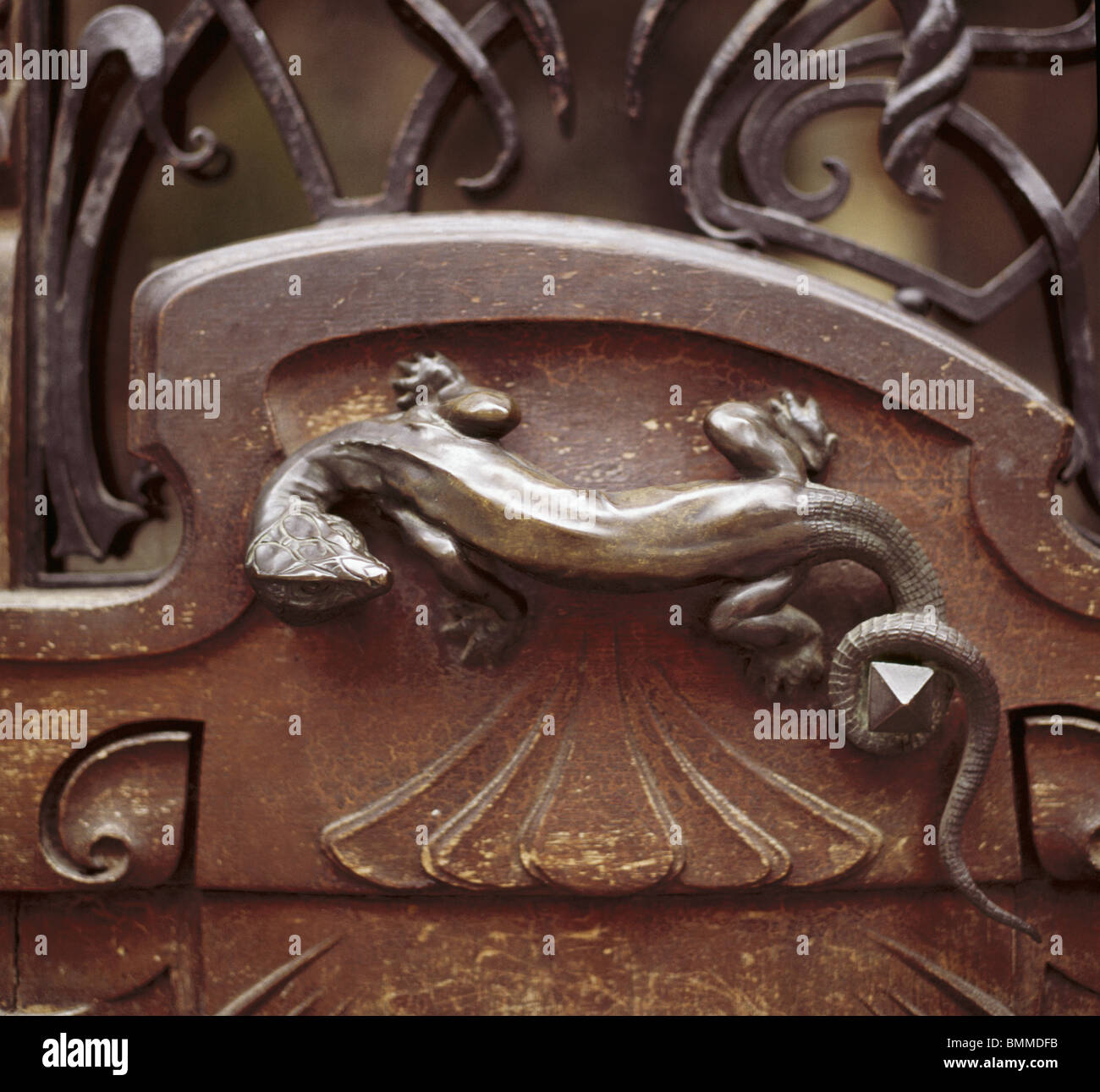 Doorhandle in the form of a stylized lizard, Art Nouveau house by ... Doorhandle in the form of a stylized lizard, Art Nouveau house by ...
