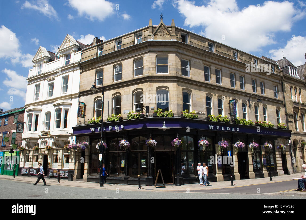 Bar and buildings (formerly Lloyds Bank), corner of Bolton St/ Market