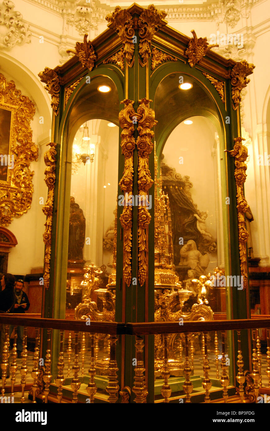 Chapel Of Theresa And Treasure Inside The Mezquita Chapel Of Theresa And Treasure Inside The Mezquita