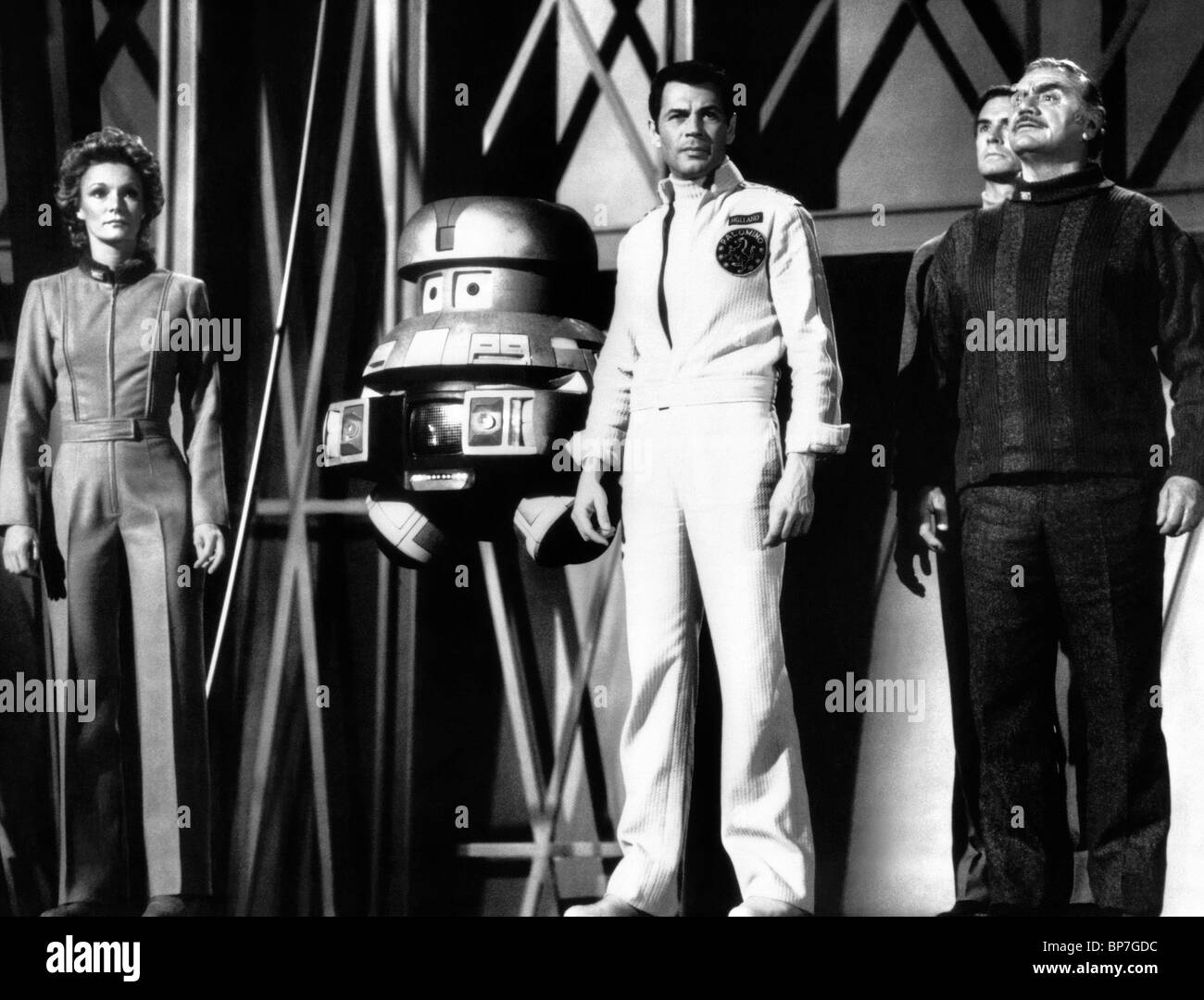 YVETTE MIMIEUX ROBERT FORSTER ERNEST BORGNINE THE BLACK HOLE 1979