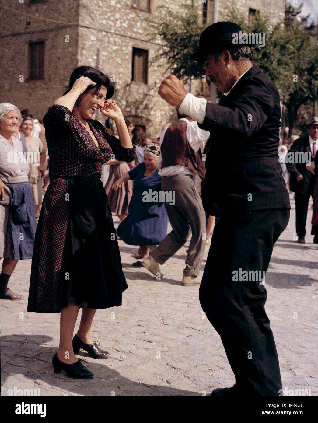 Film Le Secret De Santa Vittoria Anna Magnani & Anthony Quinn The Secret Of Santa Vittoria (1969 Stock