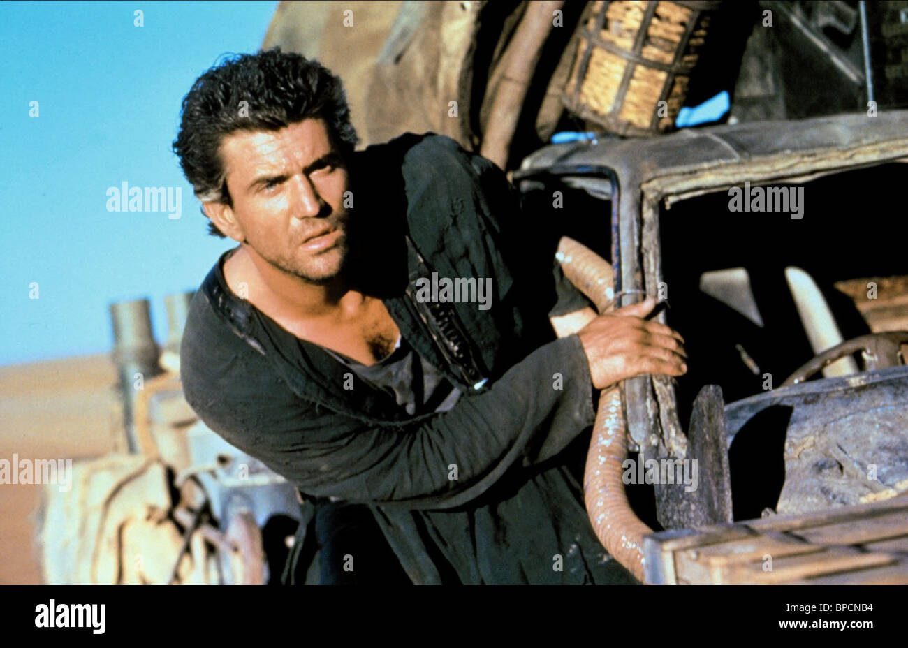 MEL GIBSON MAD MAX BEYOND THUNDERDOME; MAD MAX 3 (1985 Stock Photo, Royalty Free Image 31013000