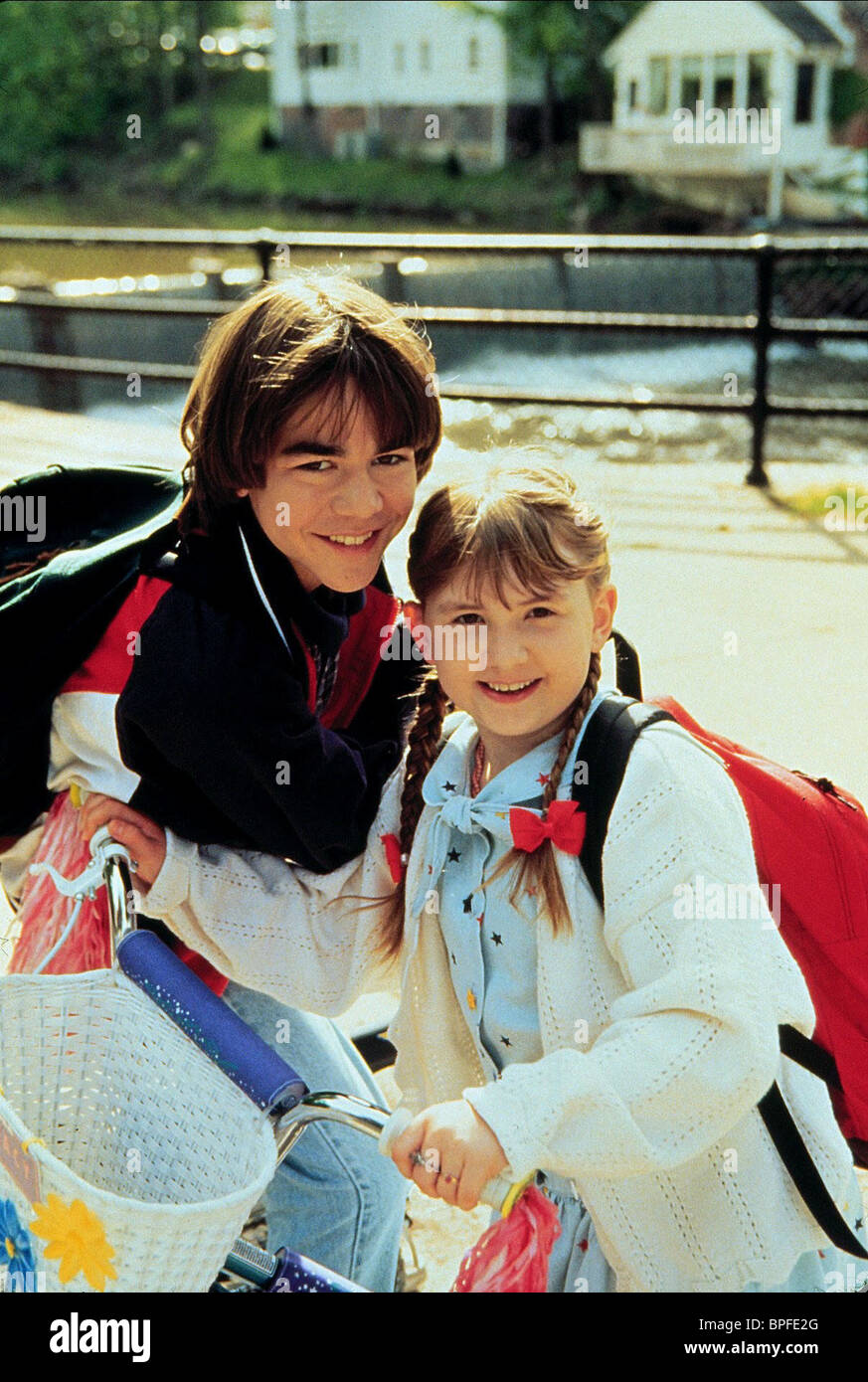 KYLE HOWARD & AMY SAKASITZ HOUSE ARREST (1996 Stock Photo ...