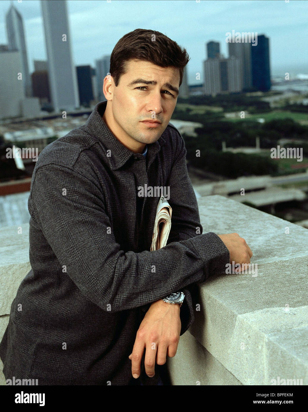 KYLE CHANDLER EARLY EDITION (1996 Stock Photo, Royalty Free Image(02)