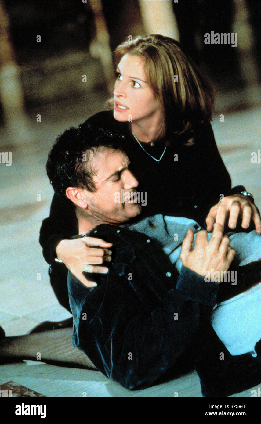 MEL GIBSON & JULIA ROBERTS CONSPIRACY THEORY (1997 Stock Photo, Royalty
