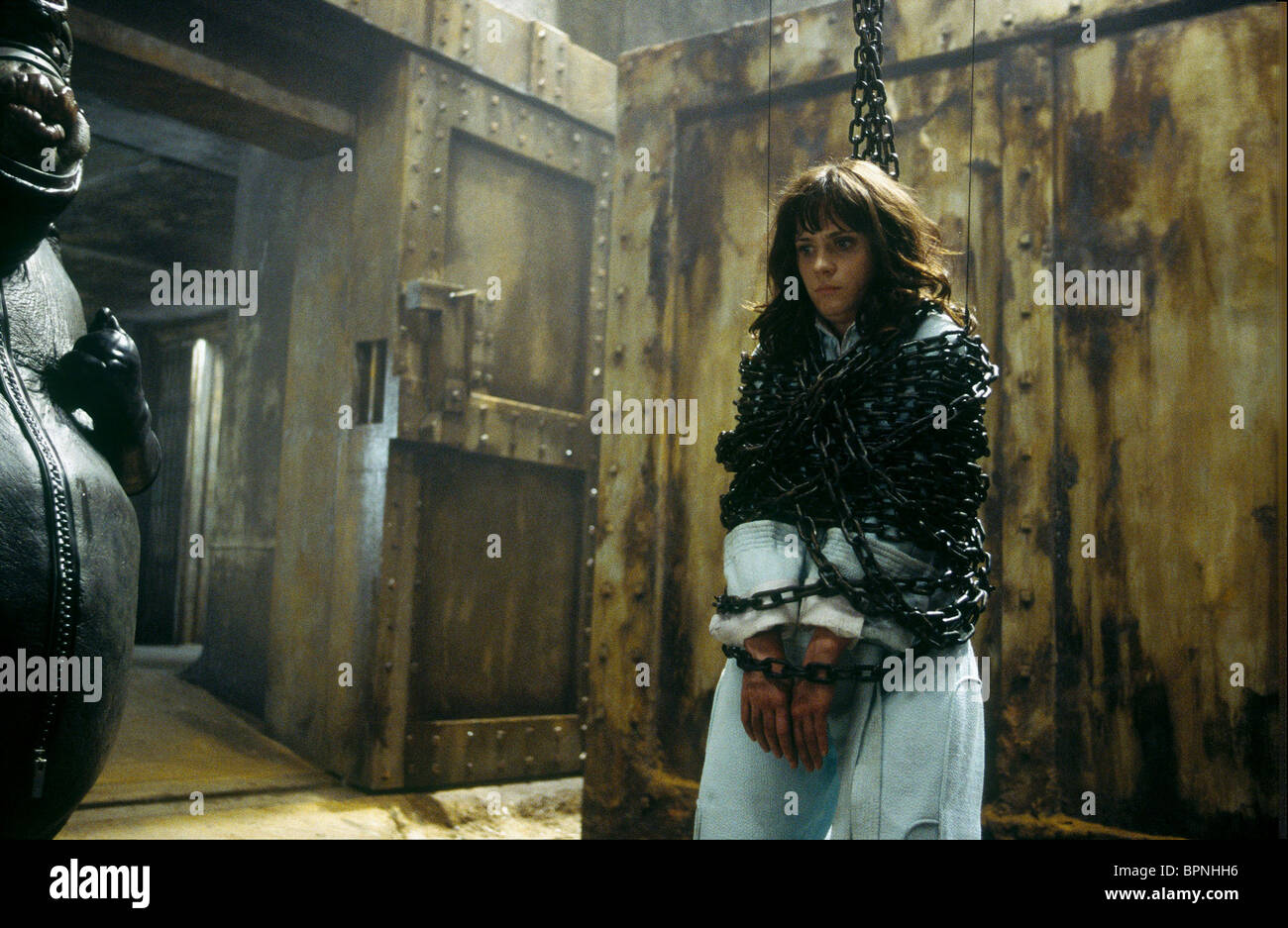 ZOOEY DESCHANEL THE HITCHHIKER'S GUIDE TO THE GALAXY (2005 Stock Photo