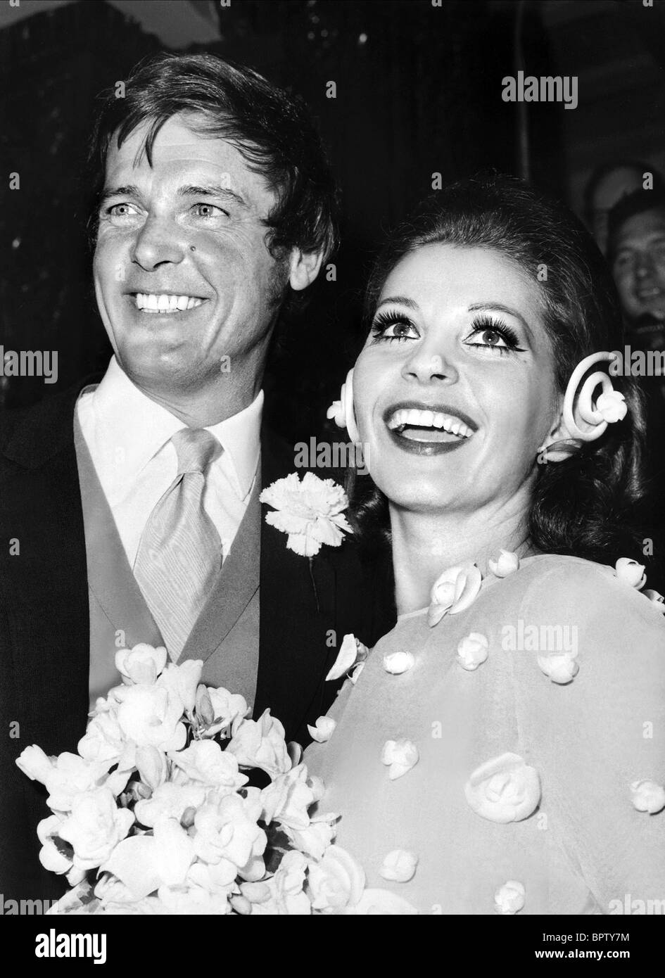 roger-moore-luisa-mattioli-at-their-wedding-1969-BPTY7M.jpg