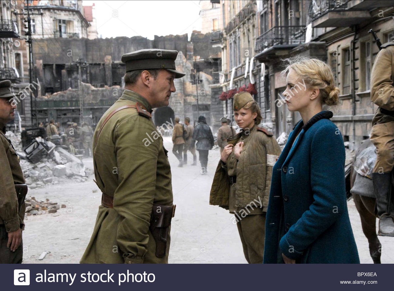Eine Frau in Berlin에 대한 이미지 검색결과