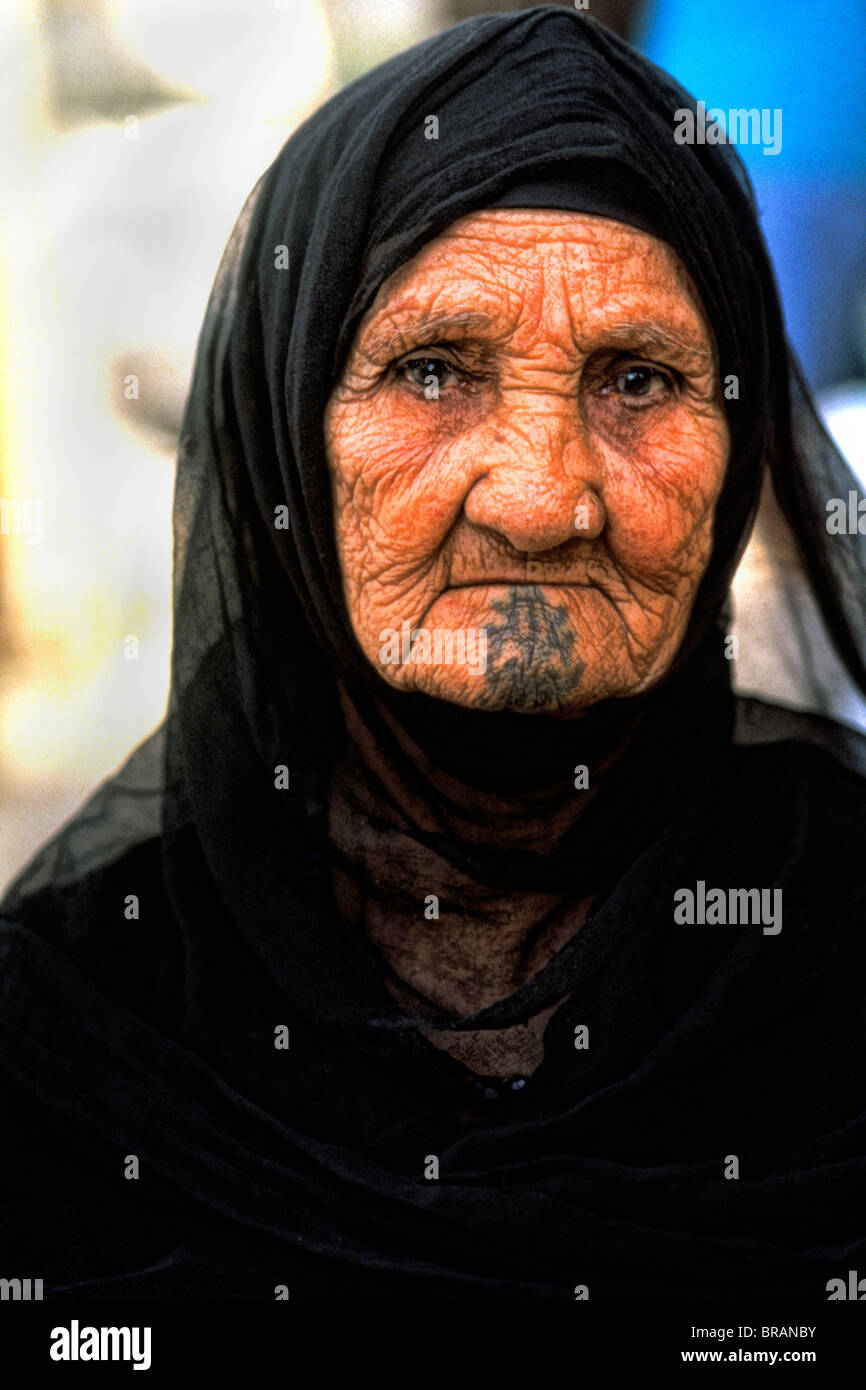 Old muslim women against exhibitionism 1