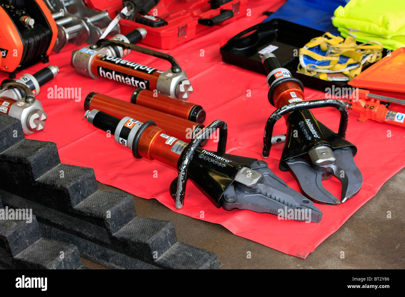 Emergency Roadside Service >> Known as the Jaws of Life, Powerful pincers and cutters ... Emergency Roadside Service >> Known as the Jaws of Life, Powerful pincers and cutters ...