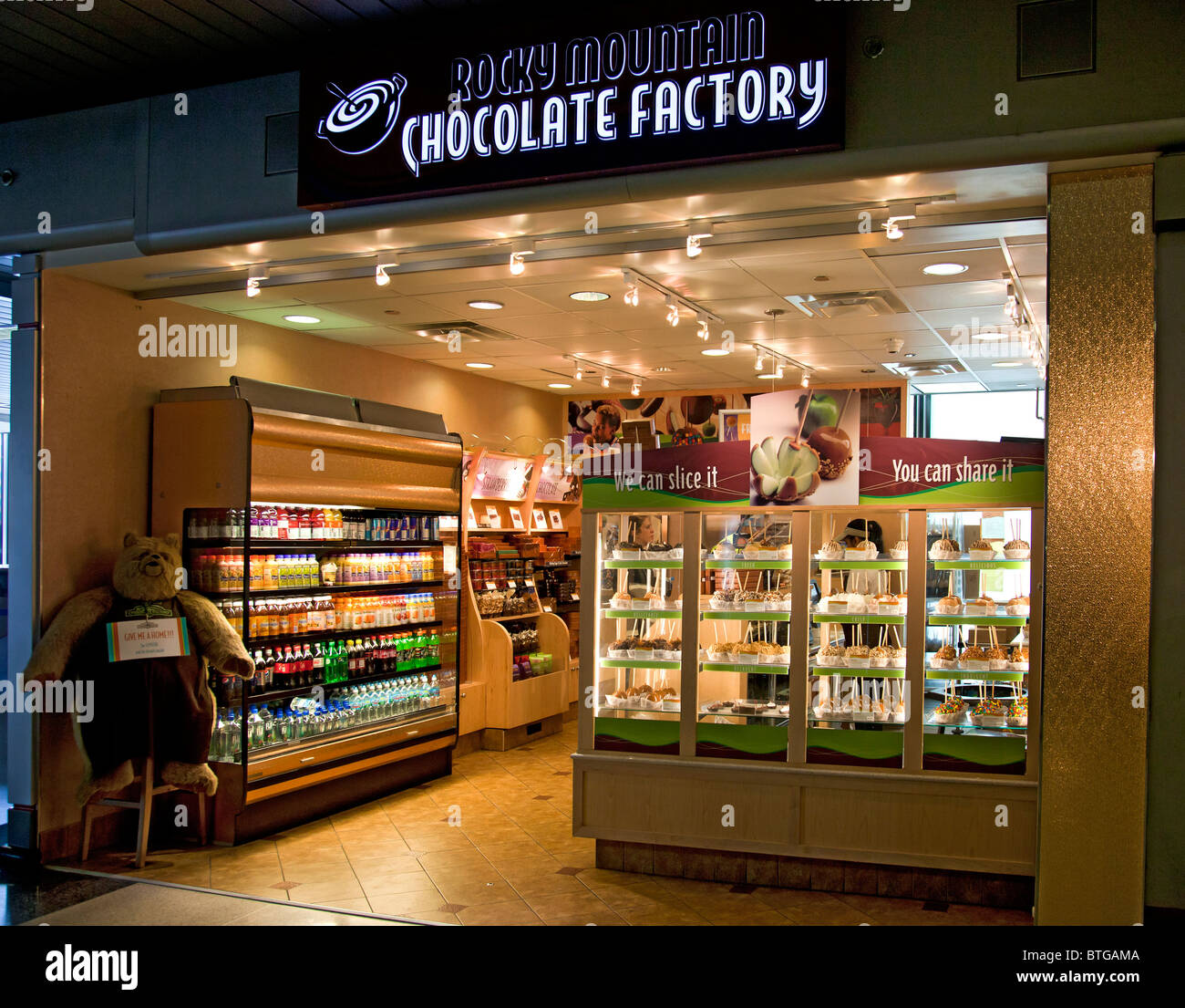 Rocky Mountain Chocolate Factory shop at Chicago O&#39;Hare Airport Stock Photo, Royalty Free Image ...
