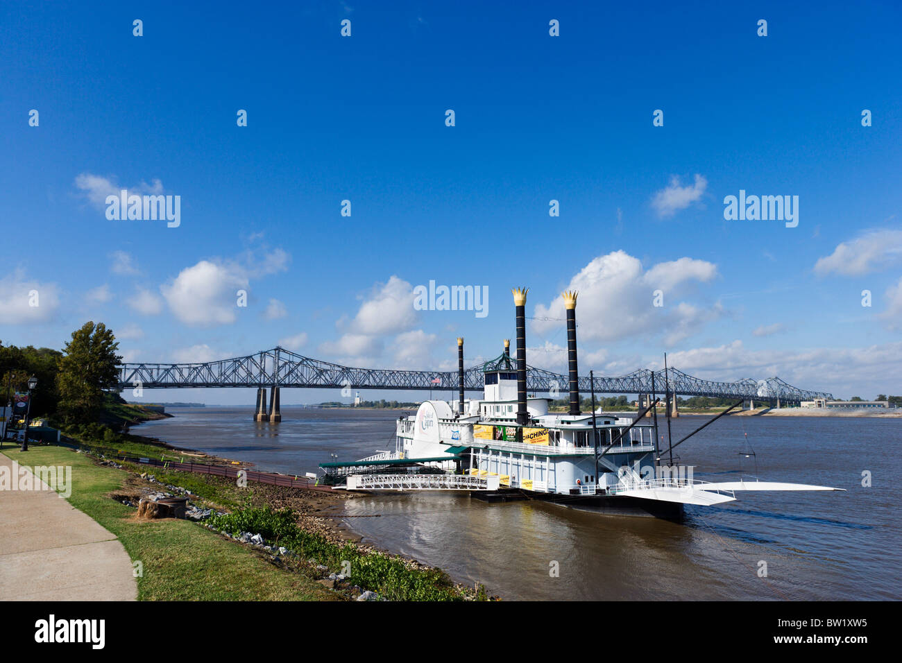 Riverboat gambling vacations