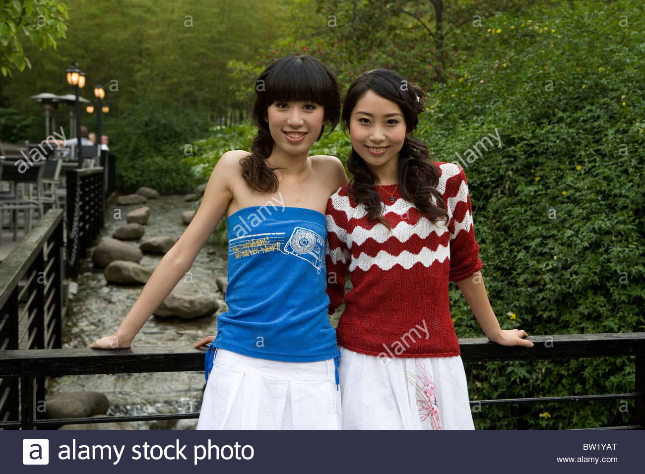 shanghai single girls Tiếp tục với dự án one of asia quảng bá cho các thành phố trên khắp châu á, sau băng kok nay là thượng hải ca khúc chủ đề của single do kim hee chul suju sáng tác, nana cũng chính thức có ca khúc solo đầu tiên của mình trong single này 1310. shanghai single girls Tiếp tục với dự án one of asia quảng bá cho các thành phố trên khắp châu á, sau băng kok nay là thượng hải ca khúc chủ đề của single do kim hee chul suju sáng tác, nana cũng chính thức có ca khúc solo đầu tiên của mình trong single này 1310.