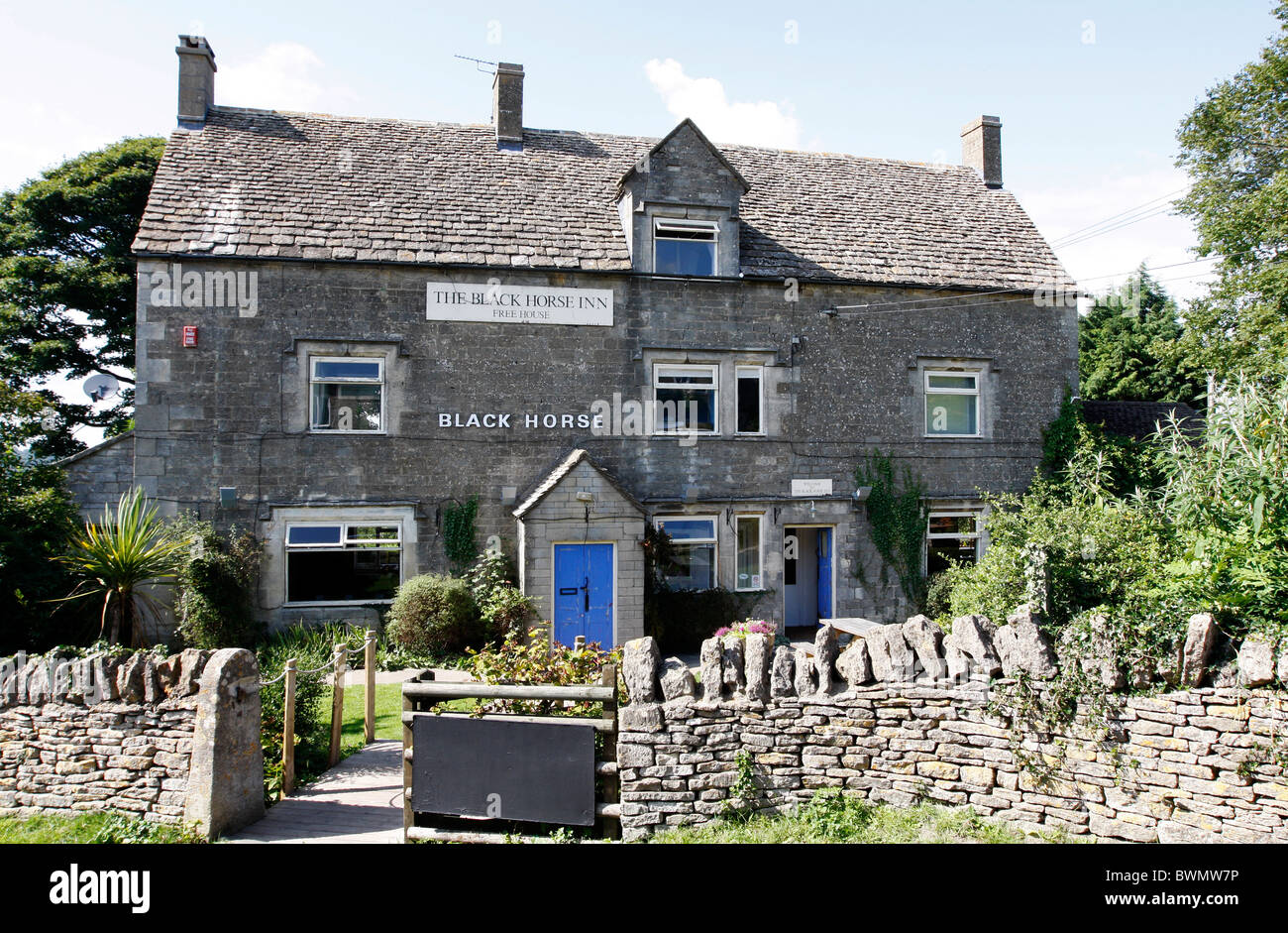 The Black Horse pub at Amberley in The Cotswolds Stock Photo, Royalty